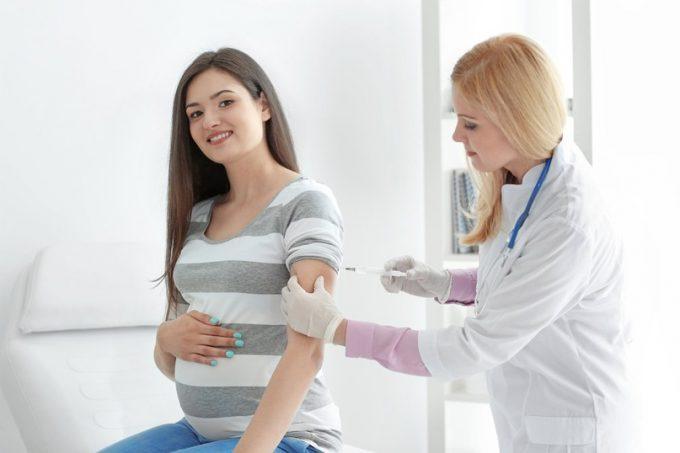 можно ли при беременности делать прививку